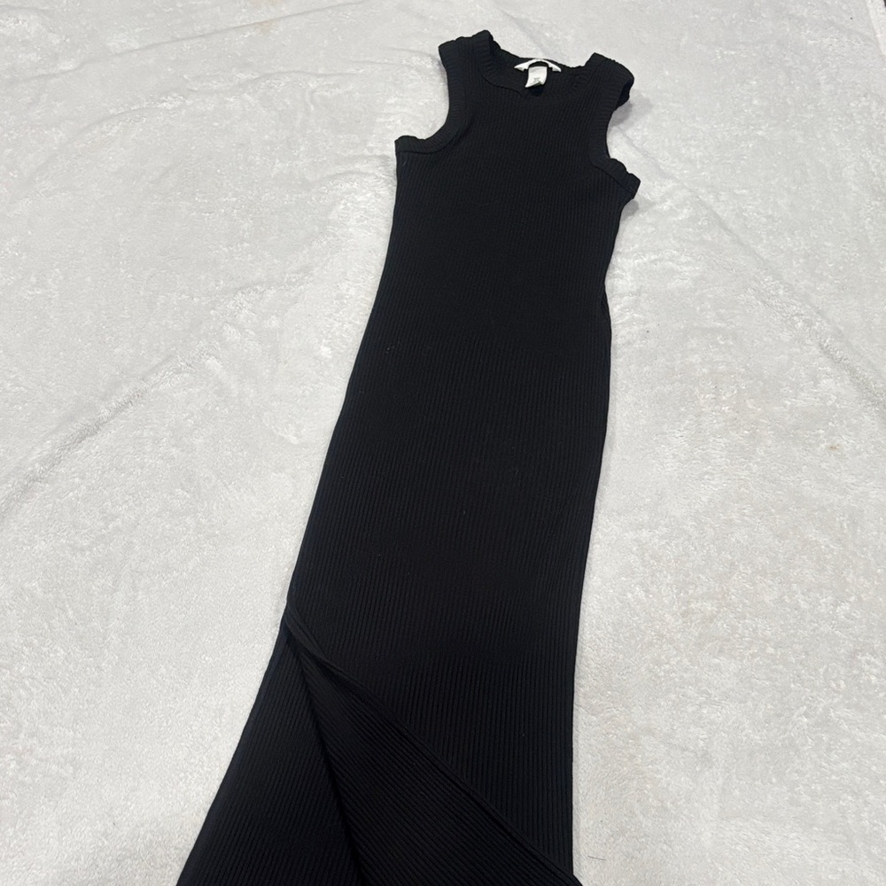 ⭐️ 2/$10 - H&M Sleeveless Black Ribbed Maxi Dress
